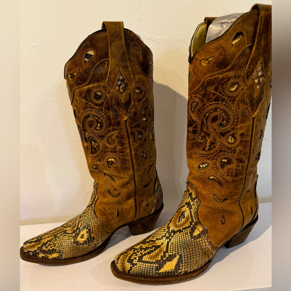 Corral Snakeskin Leather Cowboy Boots in Excellent Condition
